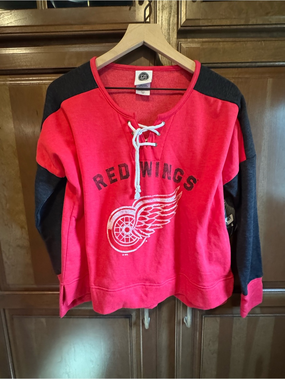 NHL Red Wings Girls Lace-Up Sweatshirt - Red and Black